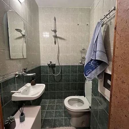 Cosy Near The With Terrace & Sea View Lägenhet *