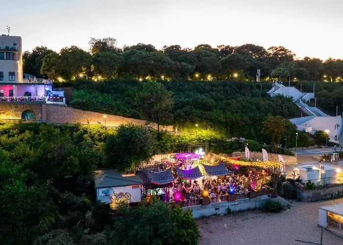 아파트 Cosy Sea View With Terrace 2 Min From Lazur